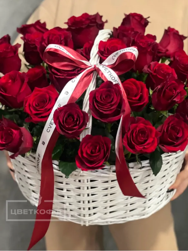 Корзина с 39 розами