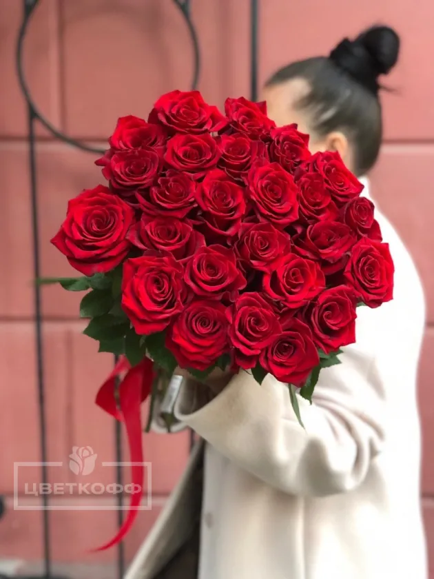 Букет из 25 красных роз