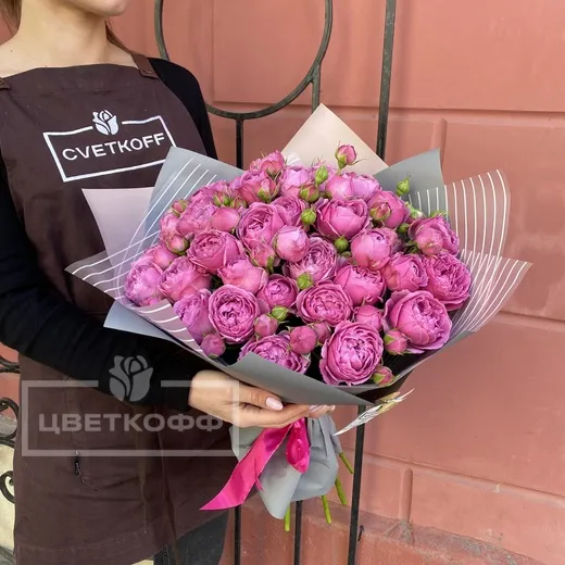 25 кустовых пионовидных роз «Мисти баблс»