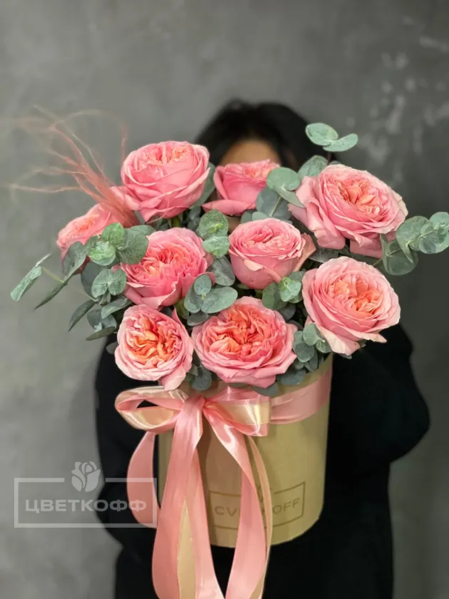 Букет с розой «Пинк экспрешн» в шляпной коробке