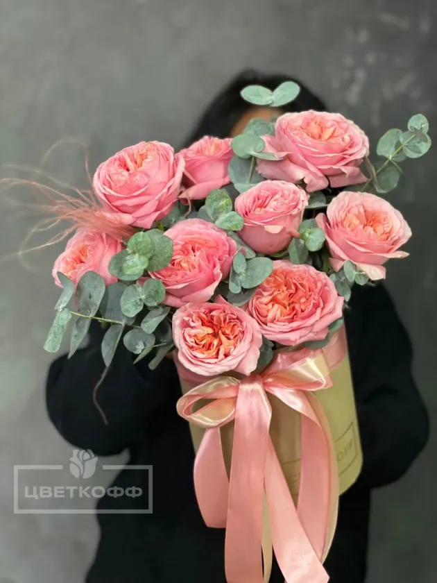 Букет с розой «Пинк экспрешн» в шляпной коробке