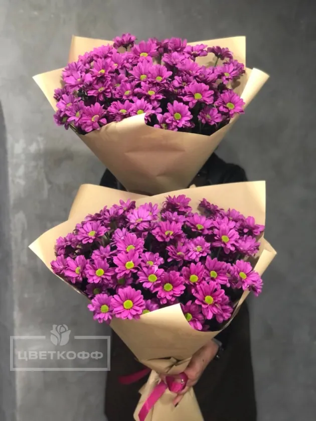 Яркий букет монобукет из хризантем