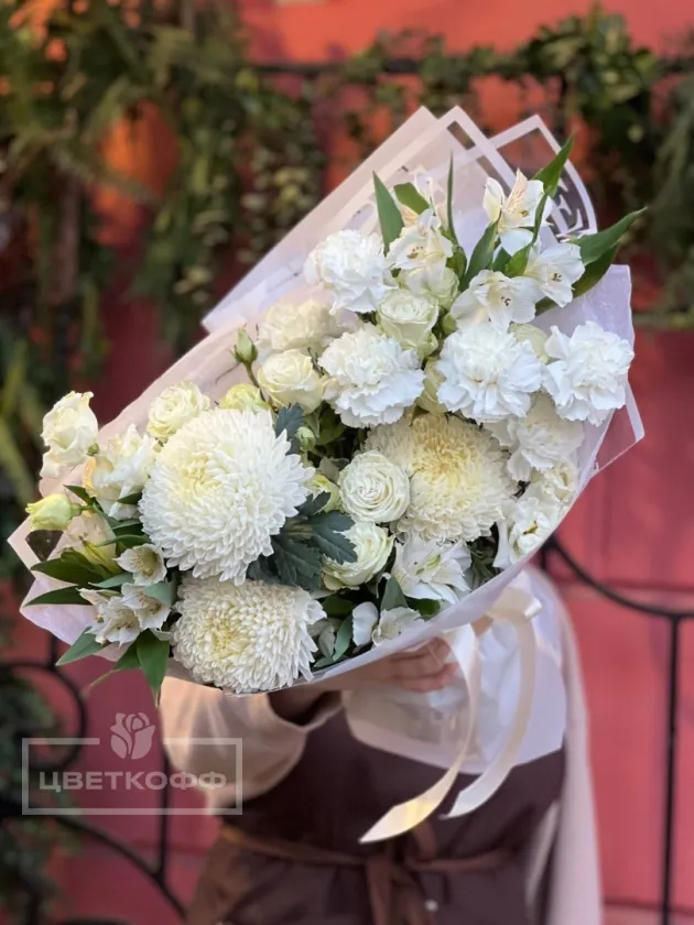 Белоснежный сборный букет
