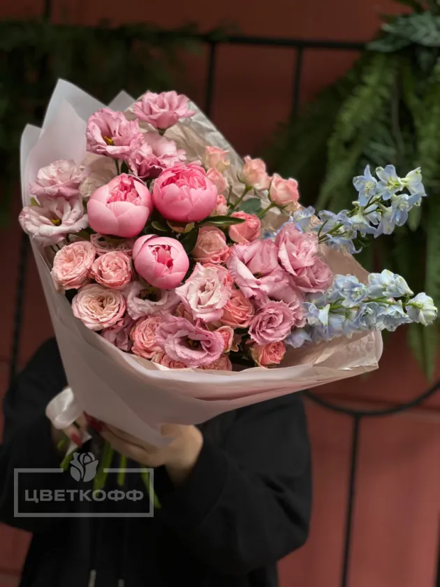 Сборный букет с пионами «Нежность»