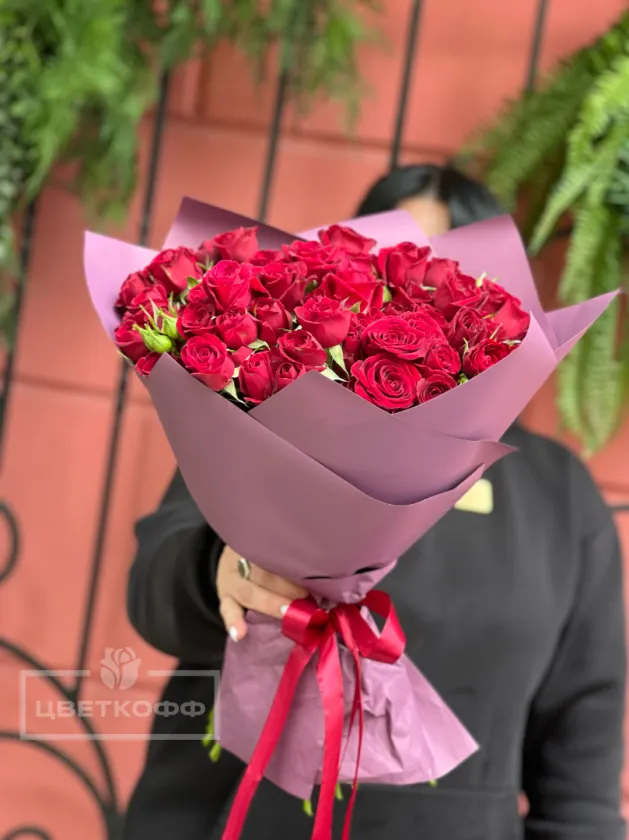 Монобукет из кустовой розы «Страсть»