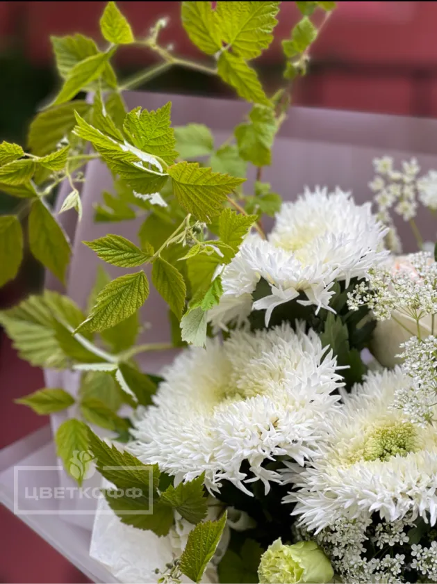 Авторский букет с малиной 