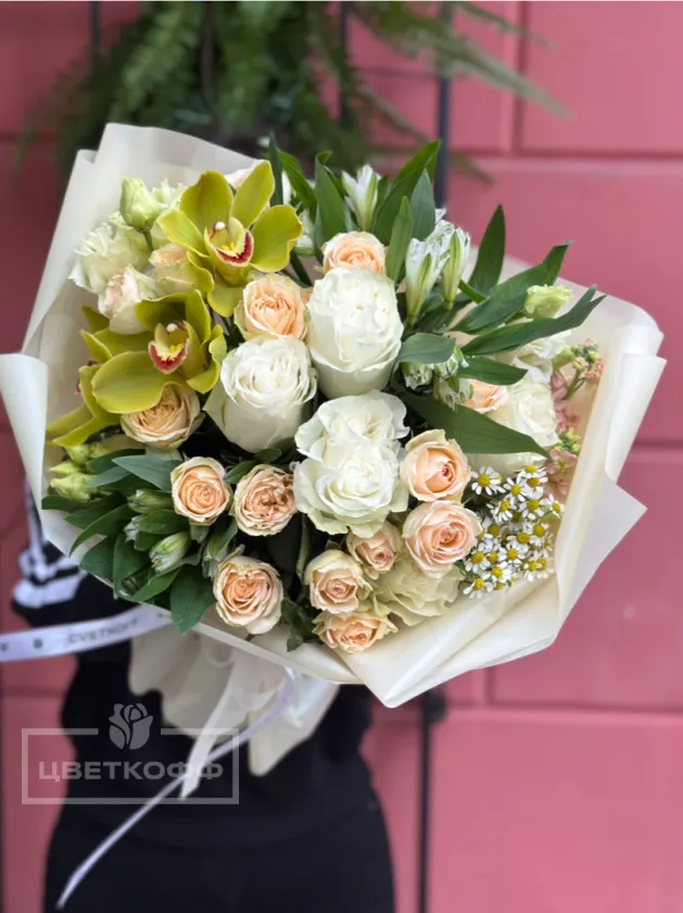 Сборный букет с орхидеями «1123»