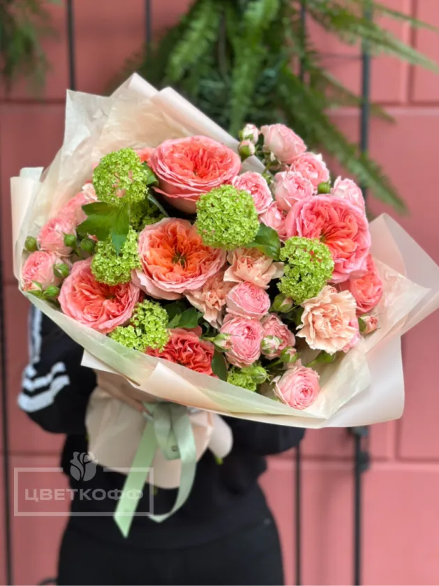 Сборный букет  с пионовидной розой «4334»