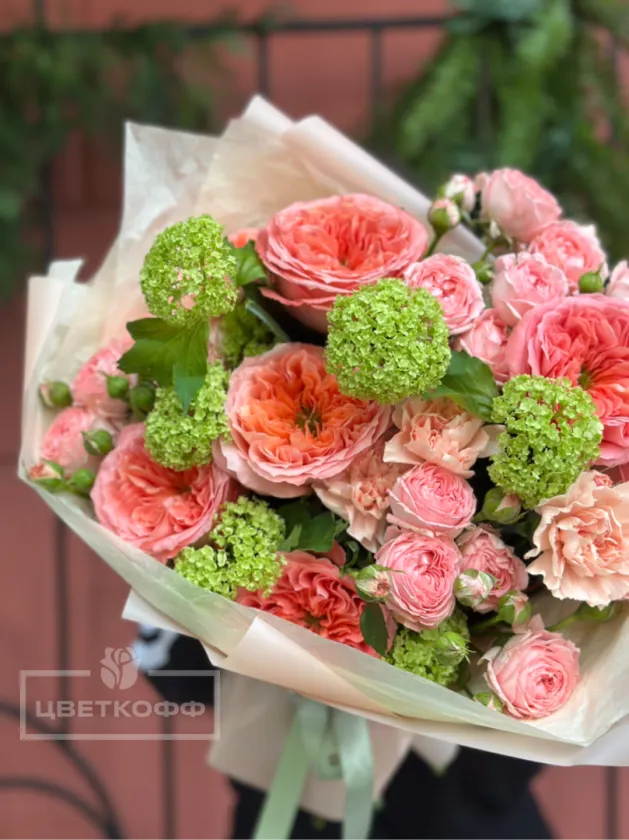 Сборный букет  с пионовидной розой «4334»