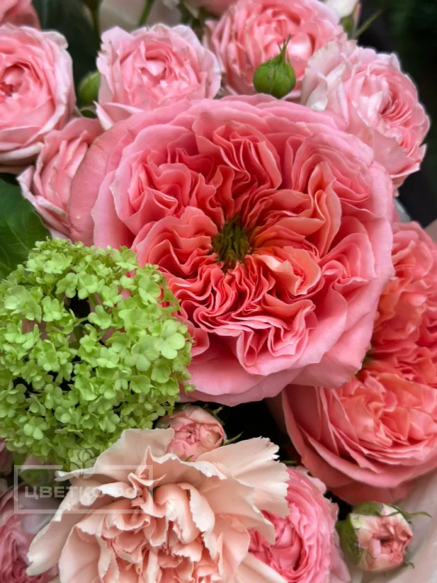 Сборный букет  с пионовидной розой «4334»