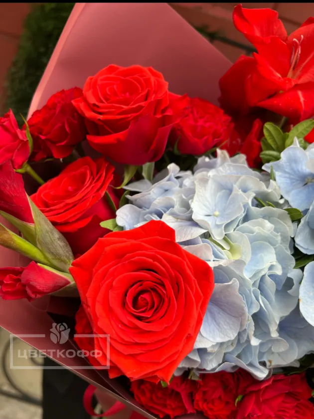 Сборный букет  с гортензией и гладиолусами «6644»