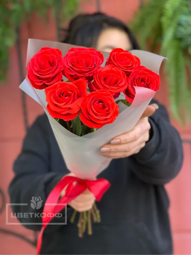 Букет из 9 эквадорских роз «Нина»