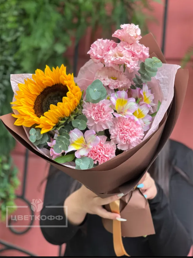 Сборный букет с подсолнухом №9
