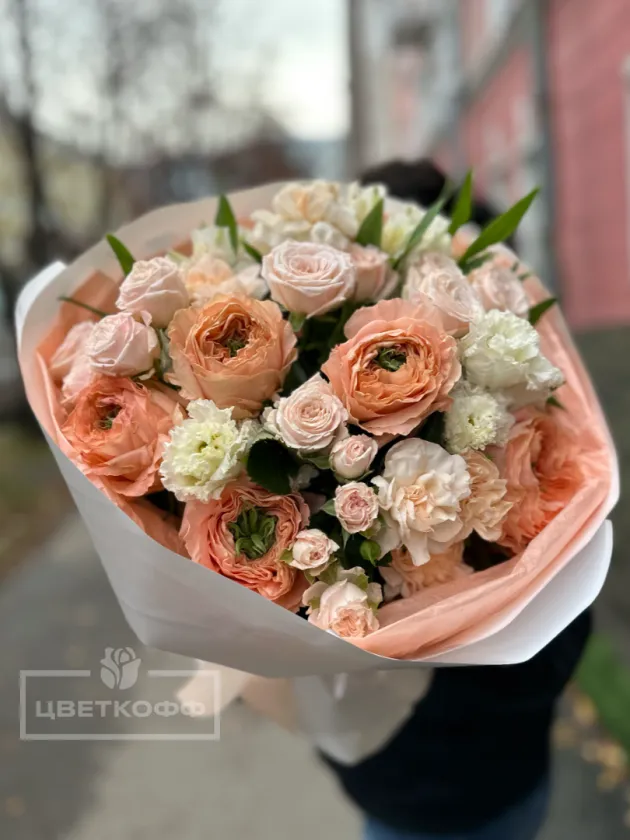 Сборный букет «Персиковый сад»