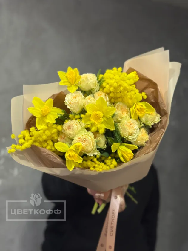 Сборный букет с мимозой 