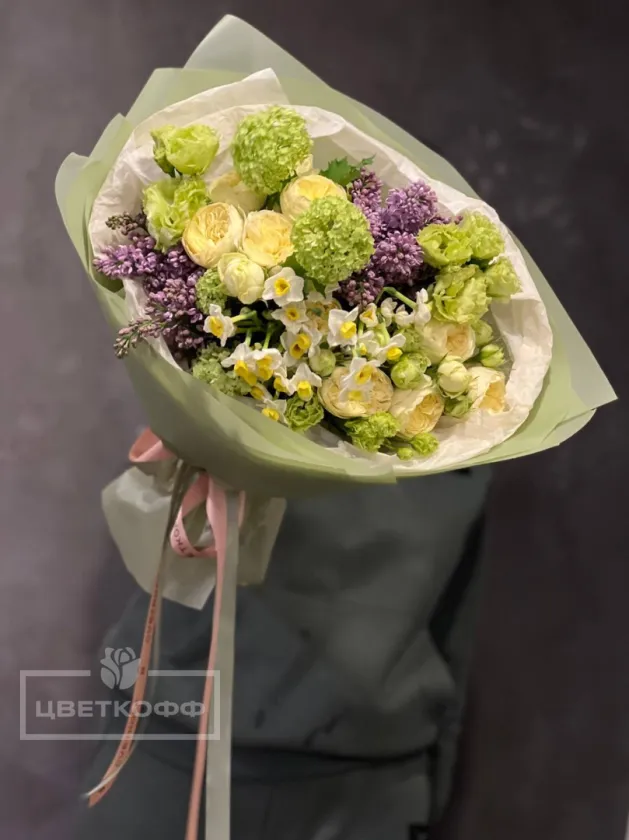 Сборный букет с сиренью и пионовидными розами « Ароматный»