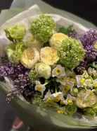 Сборный букет с сиренью и пионовидными розами « Ароматный»