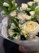 Сборный букет с пионовидной розой «нежность утра»