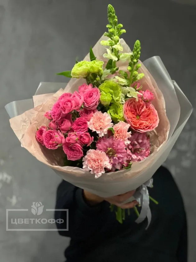 Сборный букет с пионовидной розой «палитра чувств»