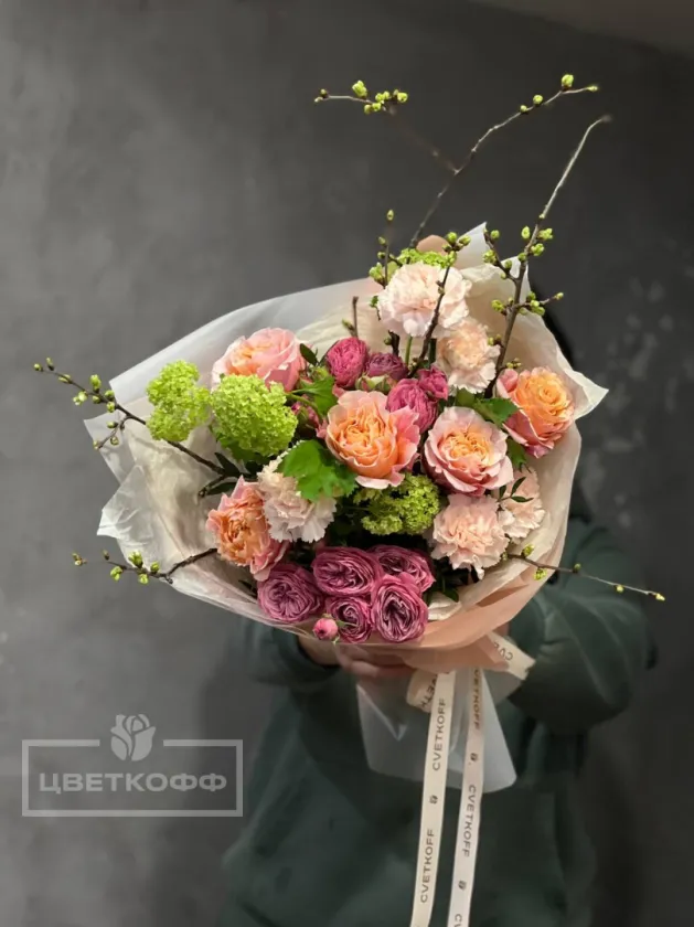 Сборный букет с пионовидной розой «весна»
