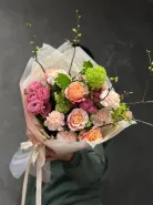 Сборный букет с пионовидной розой «весна»