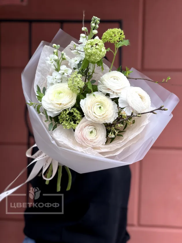 Сборный букет с ранункулюсами