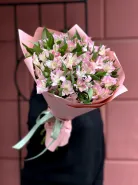 Моно букет из 15 розовых альстромерий