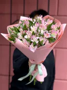 Моно букет из 15 розовых альстромерий