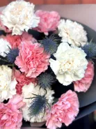 Микс из разноцветных гвоздик