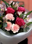 Сборный букет с орхидеей