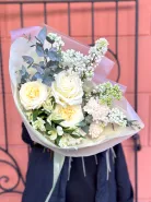 Авторский букет с пионовидными розами «Аромат весны»