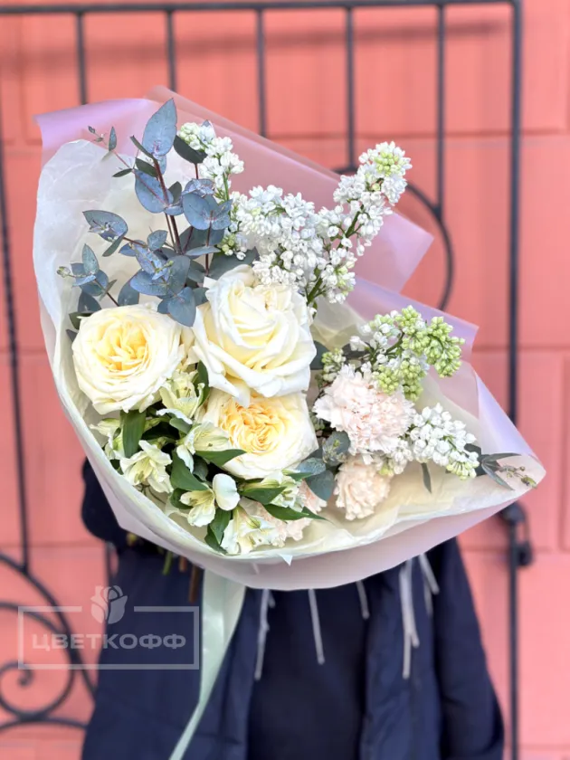 Авторский букет с пионовидными розами «Аромат весны»