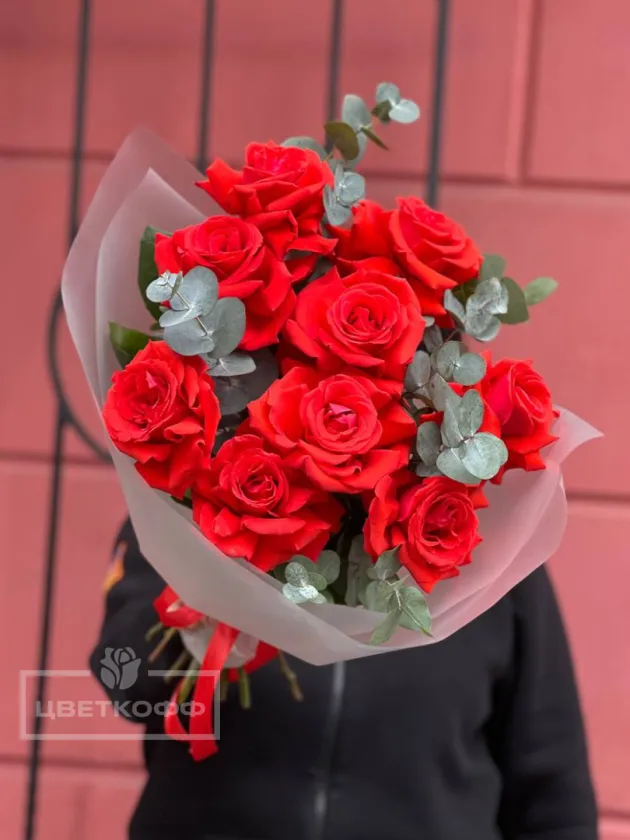 Моно букет из 9 красных французских роз