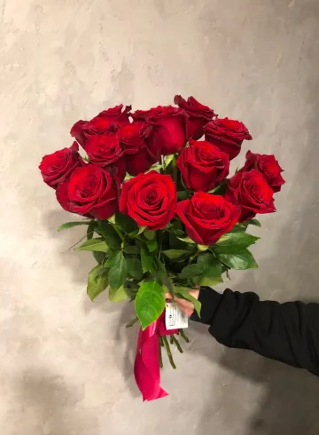 Букет из 15 красных роз от интернет-магазина цветов в 