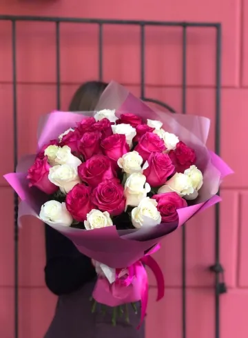 35 роз бело-розовых от интернет-магазина цветов в 