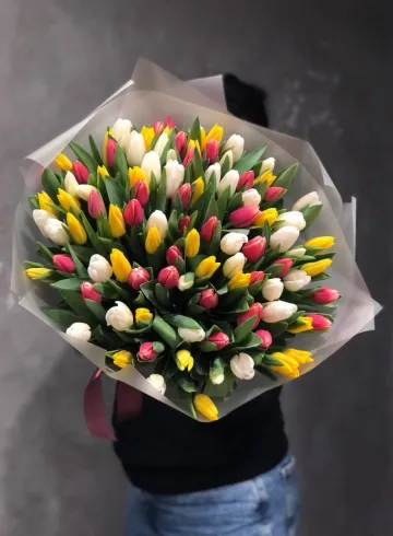 Букет из 101 тюльпана от интернет-магазина цветов в 