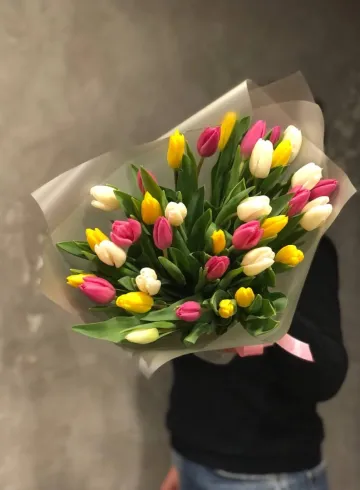 Букет из 35 тюльпанов от интернет-магазина цветов в 