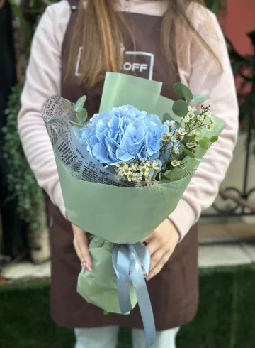 Букет с гортензией №2 от интернет-магазина цветов в 