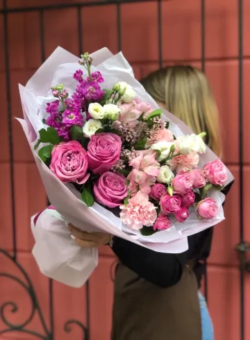 Сборный нежный букет от интернет-магазина цветов в 