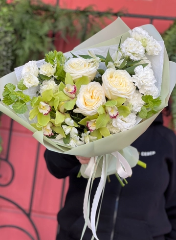 Сборный букет №54 от интернет-магазина цветов в 