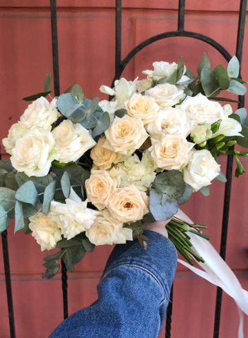 Свадебный букет №18 от интернет-магазина цветов в 