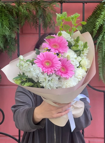 Сборный букет с герберами №2 от интернет-магазина цветов в 