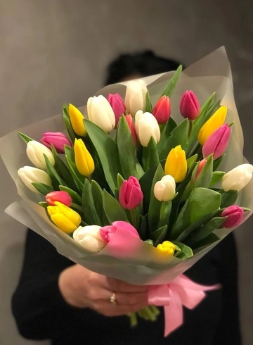 Букет из 25 тюльпанов  от интернет-магазина цветов в 