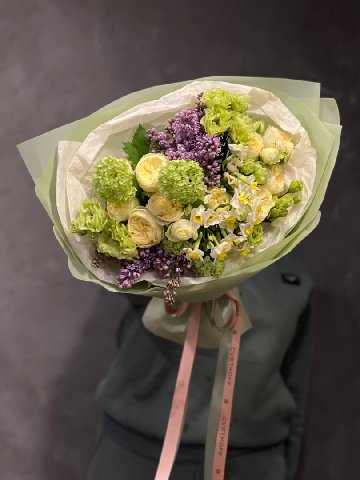 Сборный букет с сиренью и пионовидными розами &laquo; Ароматный&raquo; от интернет-магазина цветов в 