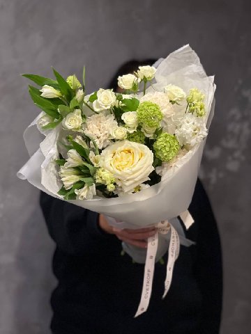 Сборный букет с пионовидной розой &laquo;нежность утра&raquo; от интернет-магазина цветов в 