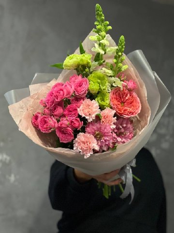 Сборный букет с пионовидной розой &laquo;палитра чувств&raquo; от интернет-магазина цветов в 