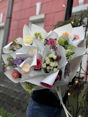 Дофаминовый букет от интернет-магазина цветов в 