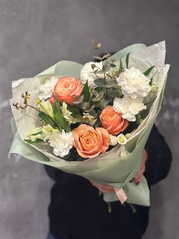 Сборный букет &laquo;первая встреча&raquo; от интернет-магазина цветов в 
